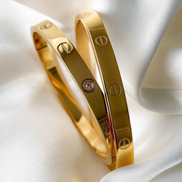 Eternal Glow Cuff • Golden Stainless Steel Bracelet