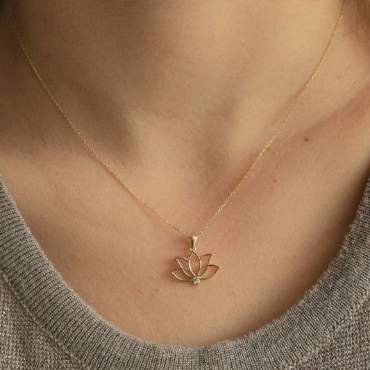 Noor-e-Kamal Pendant  •  Lotus Pendent